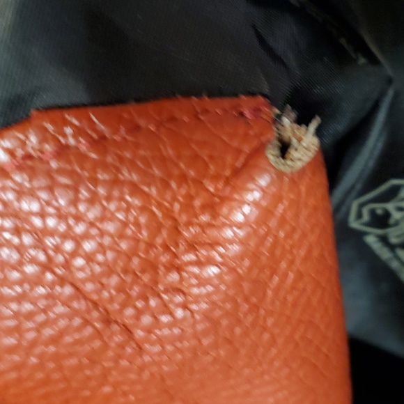 VALENTINA SHOULDER BAG 15"w nice soft leather, lightweight bag. - Picture 11 of 13